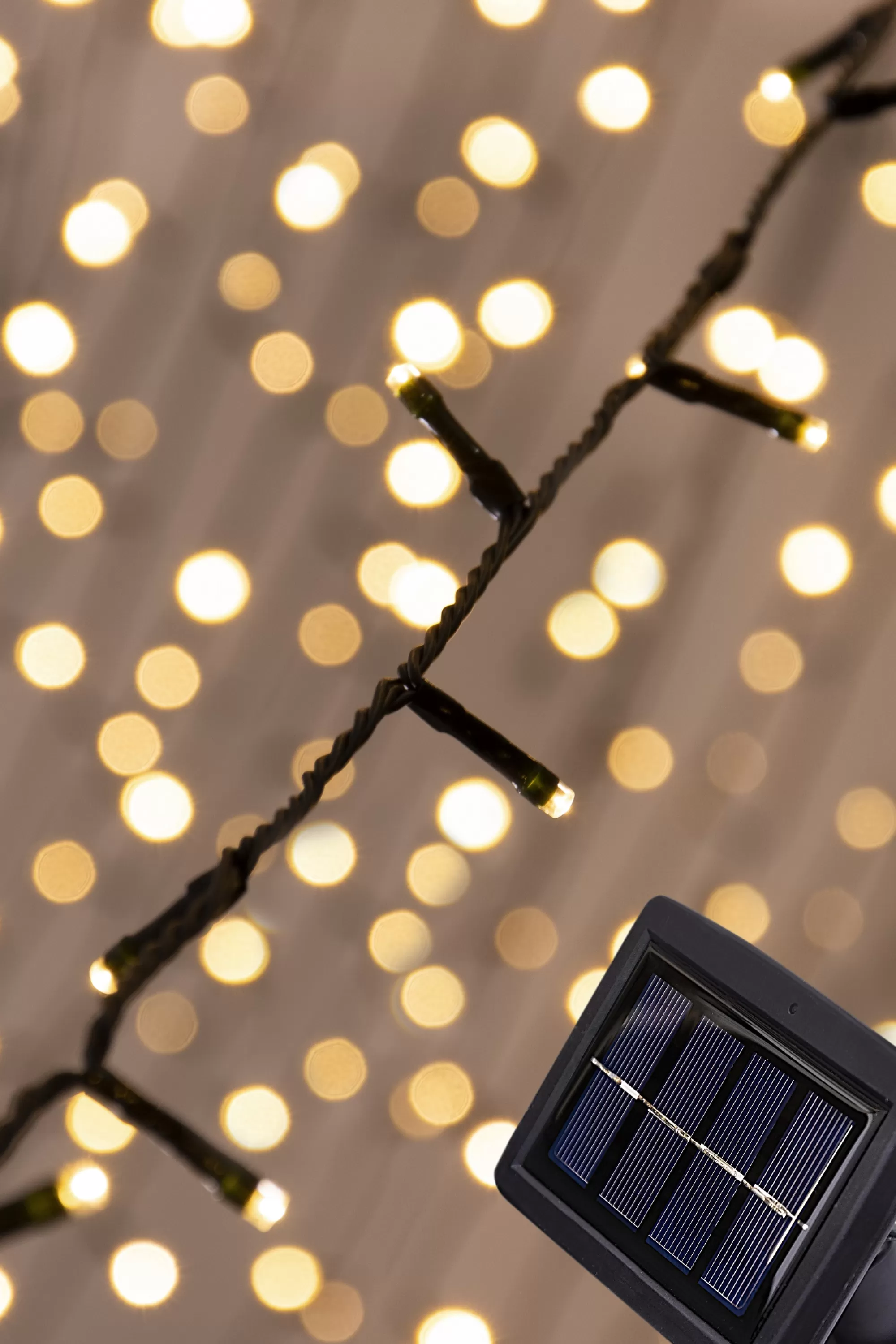 Flash Sale Christmas Tree World 300 Led Solar Powered String Lights (4 Colours)