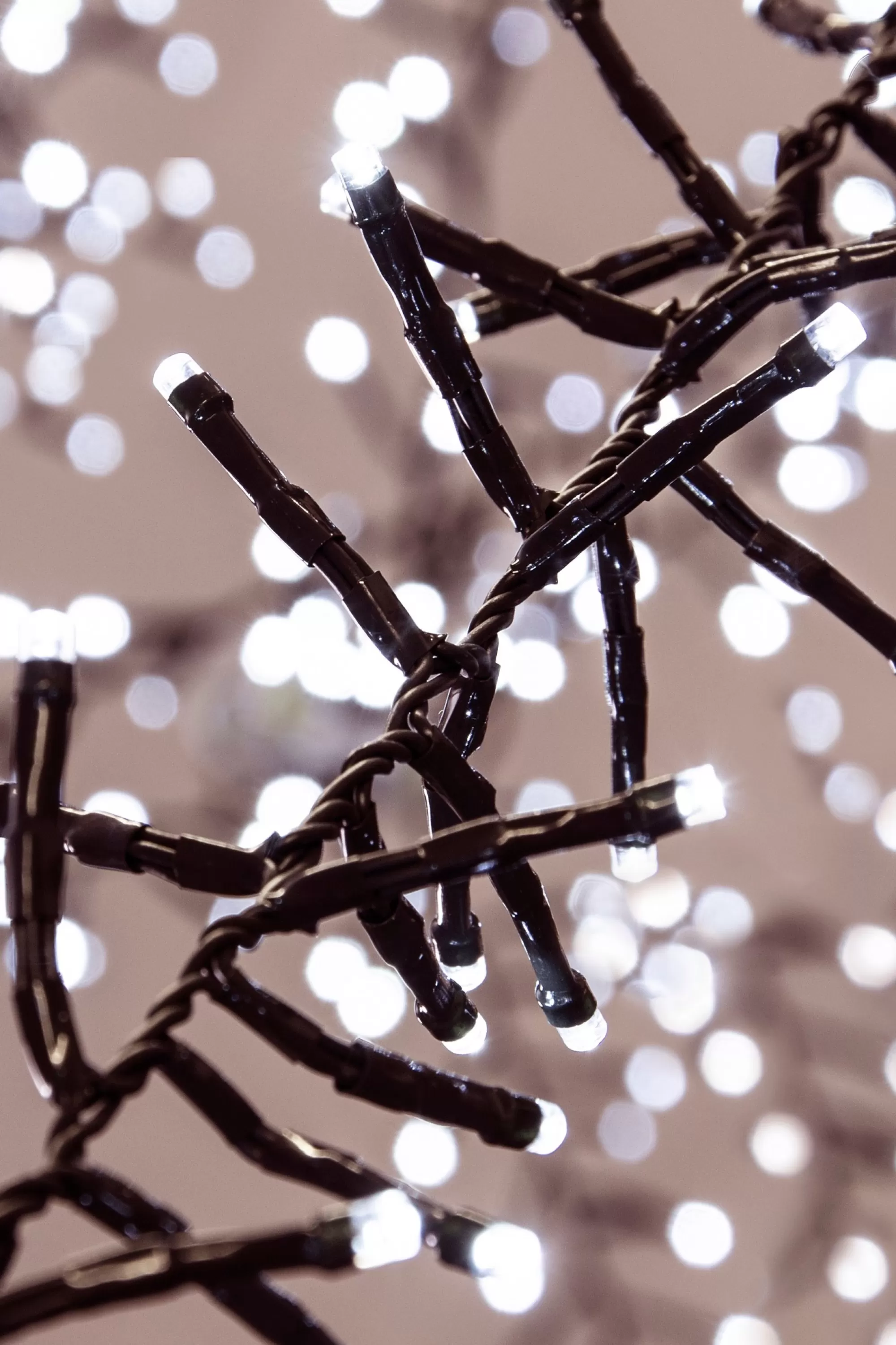 Store Christmas Tree World 960 Multi Function Led Cluster Lights - Bright White