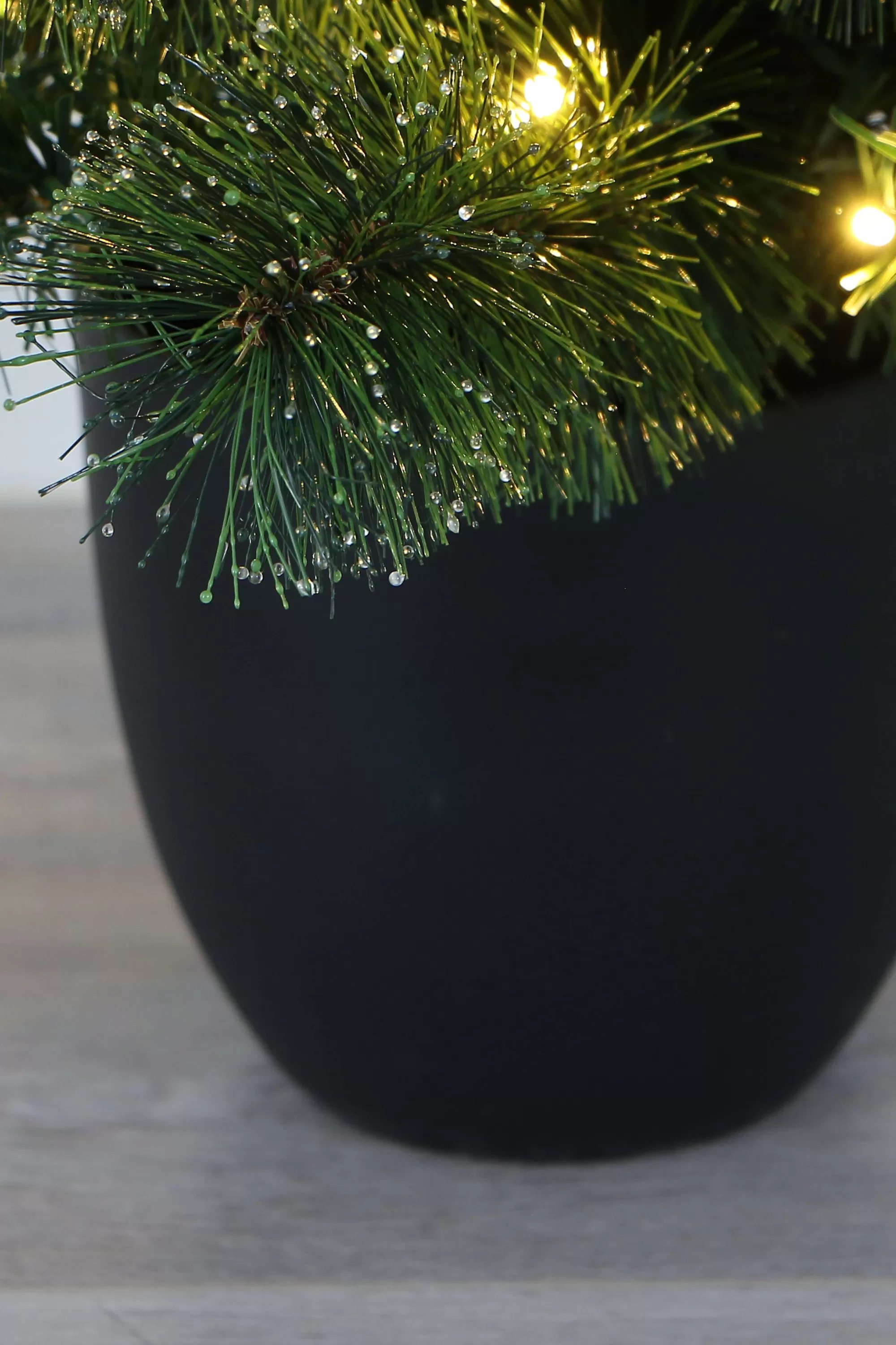 Clearance Christmas Tree World The 3Ft Pre-Lit Majestic Dew Pine Potted Tree (Outdoor)