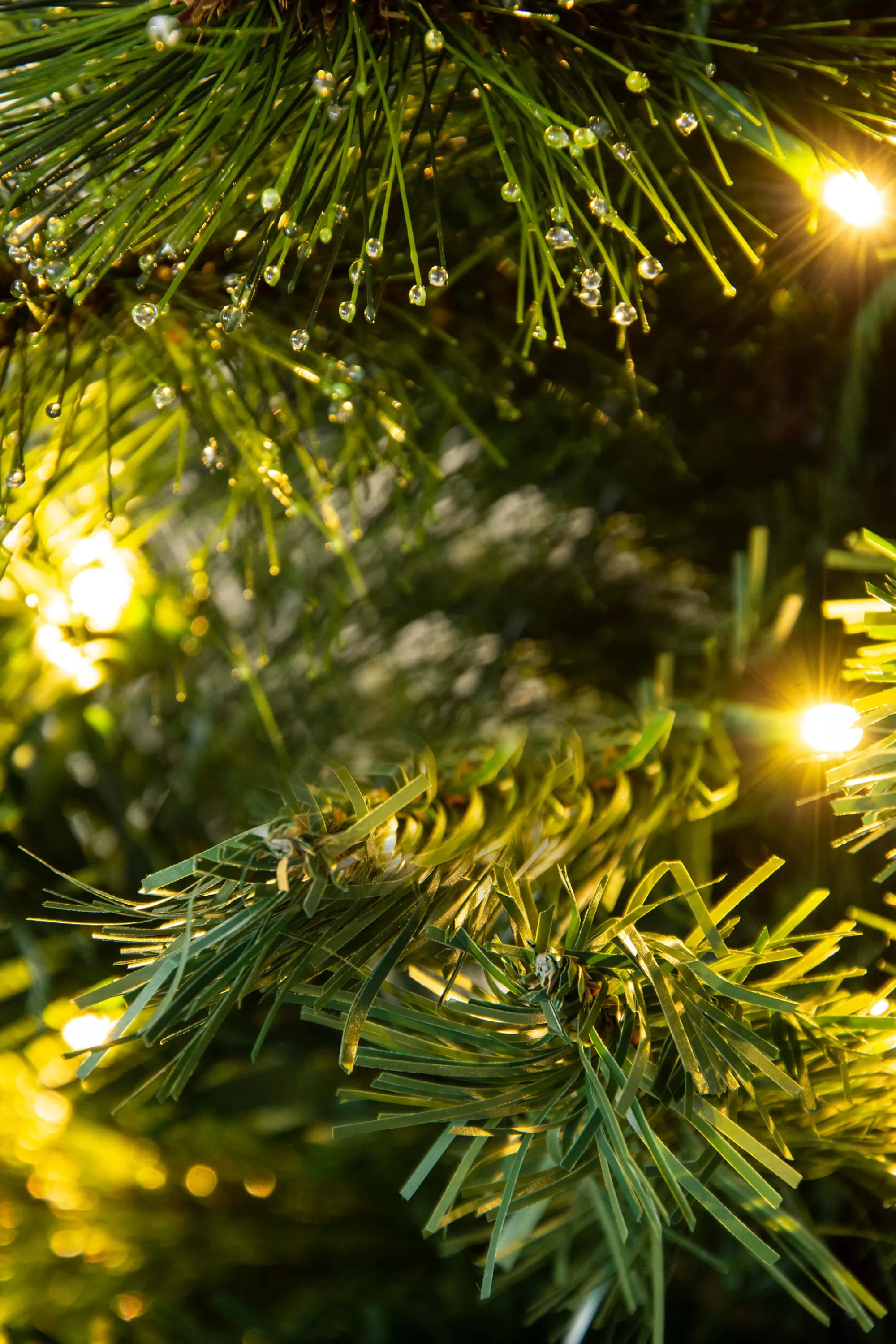 Clearance Christmas Tree World The 3Ft Pre-Lit Majestic Dew Pine Potted Tree (Outdoor)