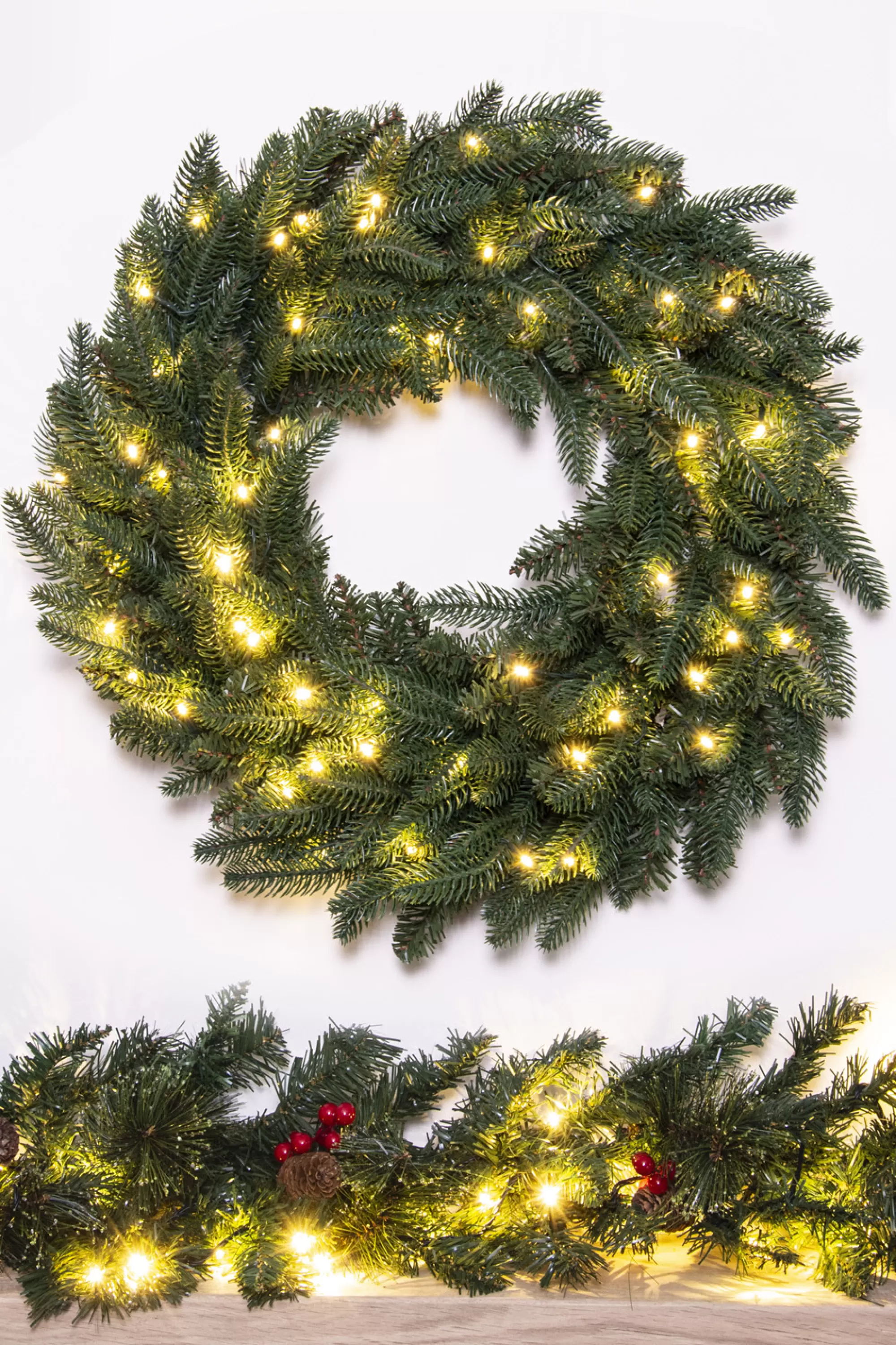 Flash Sale Christmas Tree World The 60Cm Pre-Lit Ultra Mixed Pine Wreath