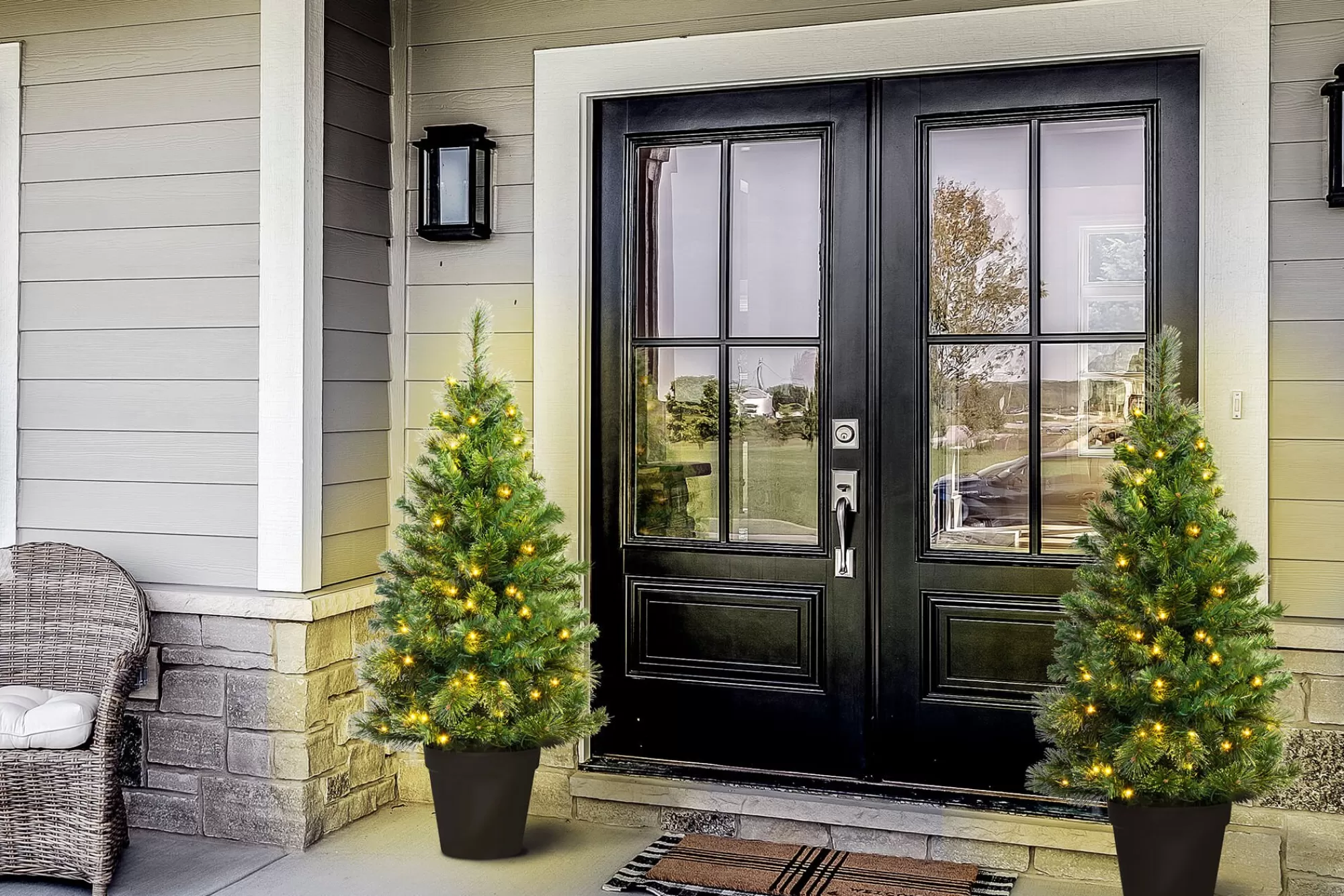 New Christmas Tree World The Pre-Lit Majestic Dew Pine Potted Tree (3Ft To 4Ft)
