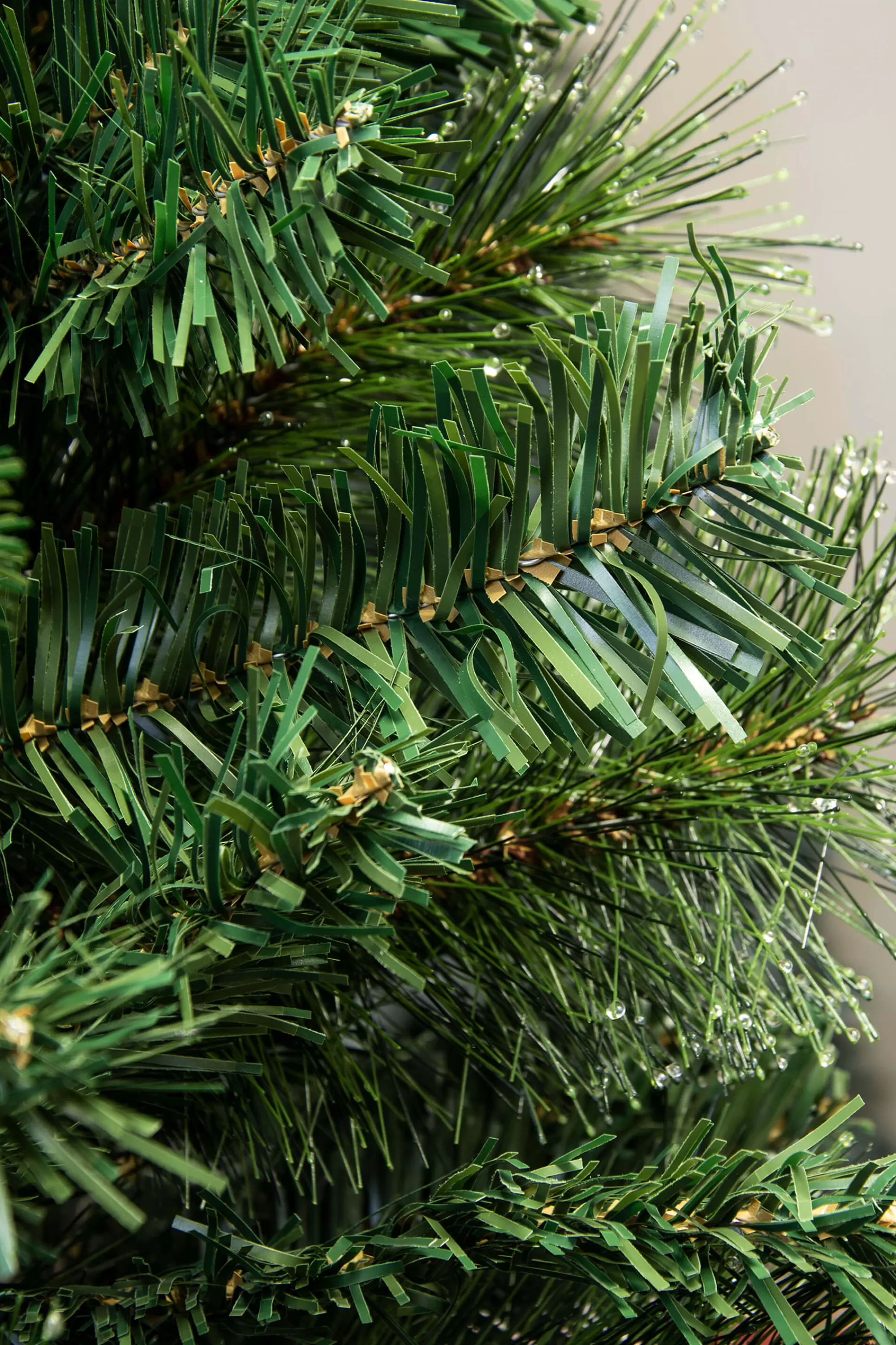 New Christmas Tree World The Pre-Lit Majestic Dew Pine Potted Tree (3Ft To 4Ft)