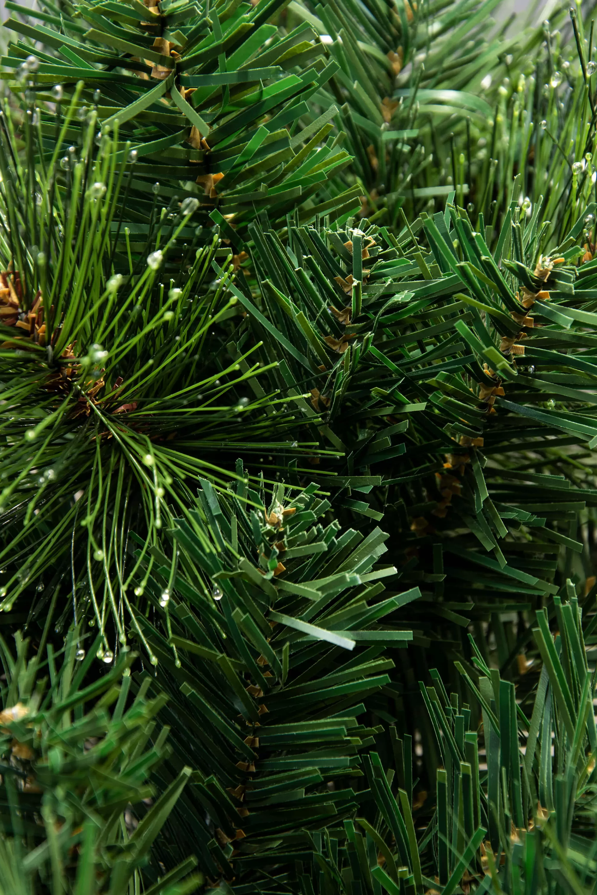 New Christmas Tree World The Pre-Lit Majestic Dew Pine Potted Tree (3Ft To 4Ft)
