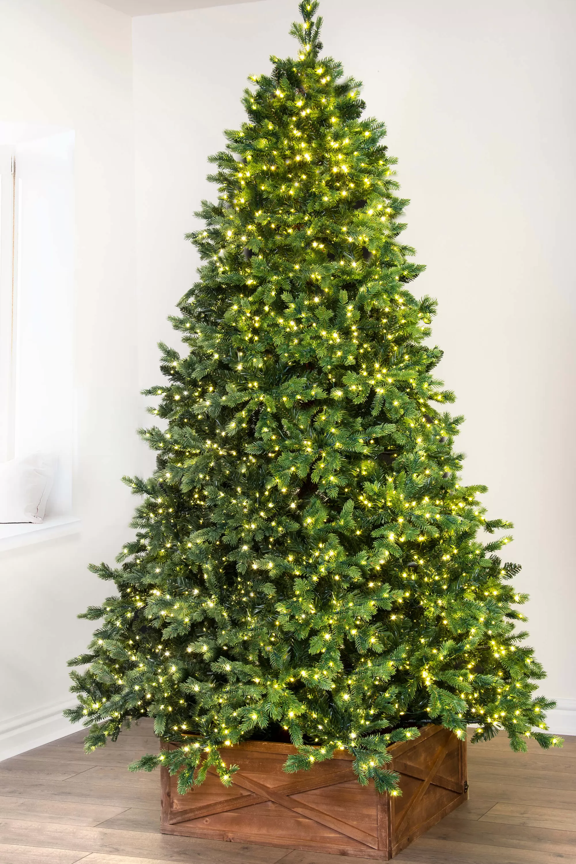 Discount Christmas Tree World The Ultra-Lit Montagna Fir Tree (6Ft To 8Ft)