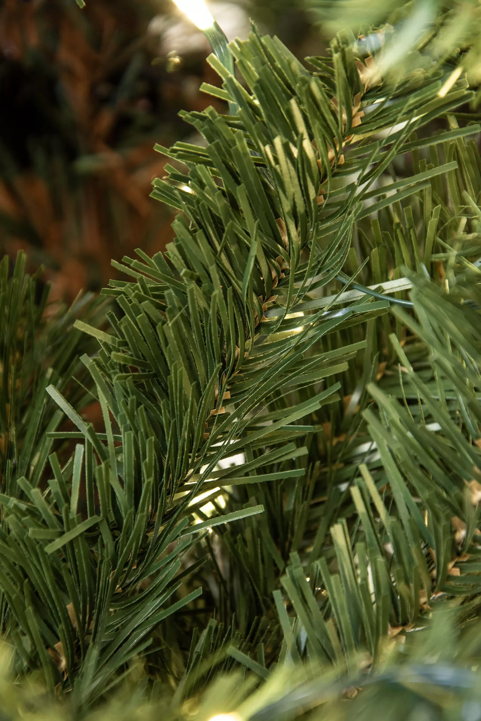 Discount Christmas Tree World The Ultra-Lit Montagna Fir Tree (6Ft To 8Ft)
