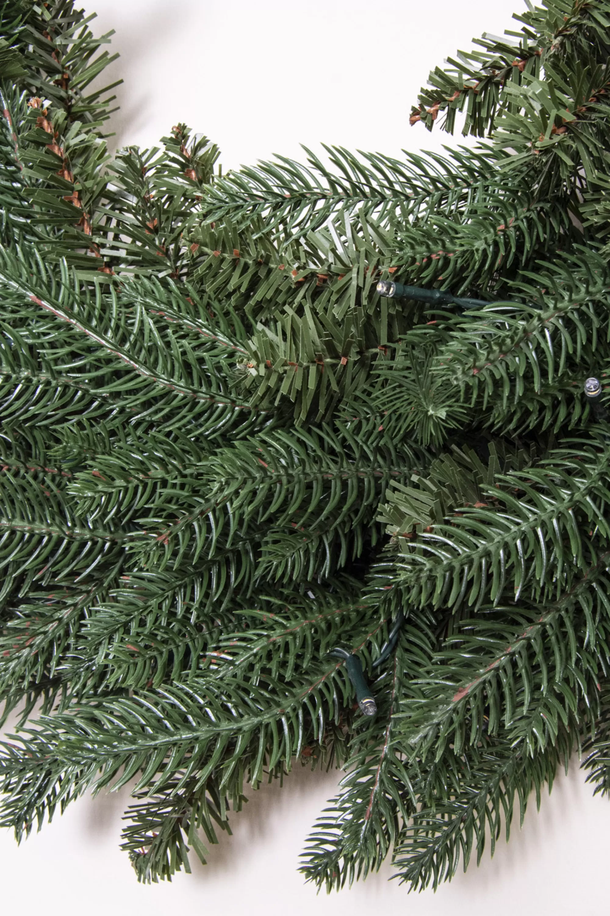 the_vivace_pine_wreath_50cm60cm_8.webp Fashion Christmas Tree World The Vivace Pine Wreath (50Cm-60Cm)