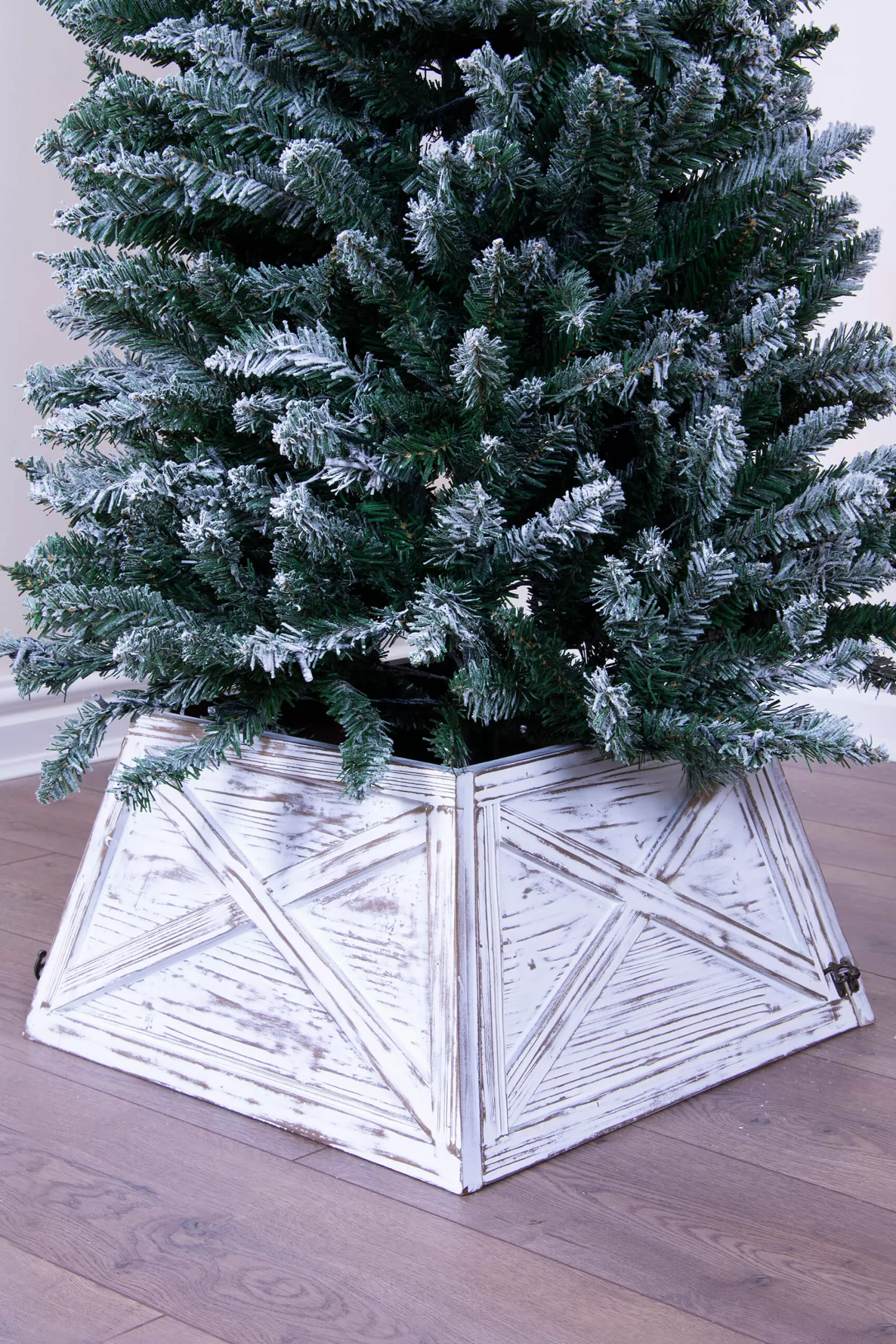 Online Christmas Tree World Wooden Christmas Tree Skirt In 3 Colours (For 4Ft-6Ft Trees - Tight Fit)